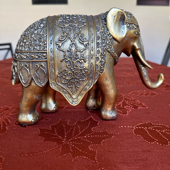 Decorative Brass tone Elephant Figurine - Picture 1 of 8